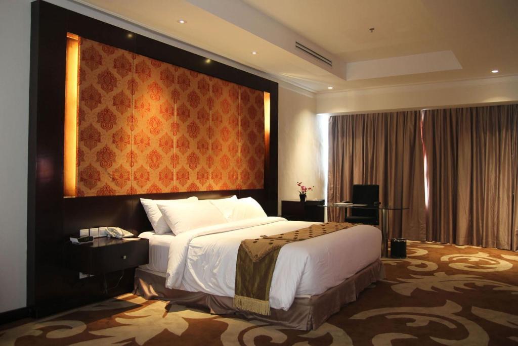 Premier Basko Hotel Padang  Room photo